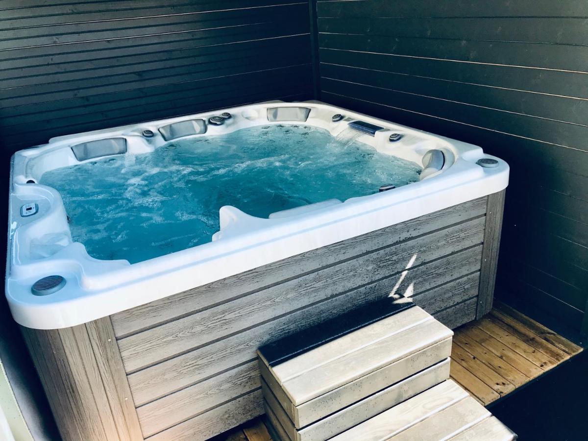 Guesthouse La Costiere - Logements Independants - Espace Piscine Jacuzzi 류넬 외부 사진