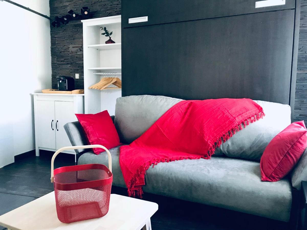 Guesthouse La Costiere - Logements Independants - Espace Piscine Jacuzzi 류넬 외부 사진