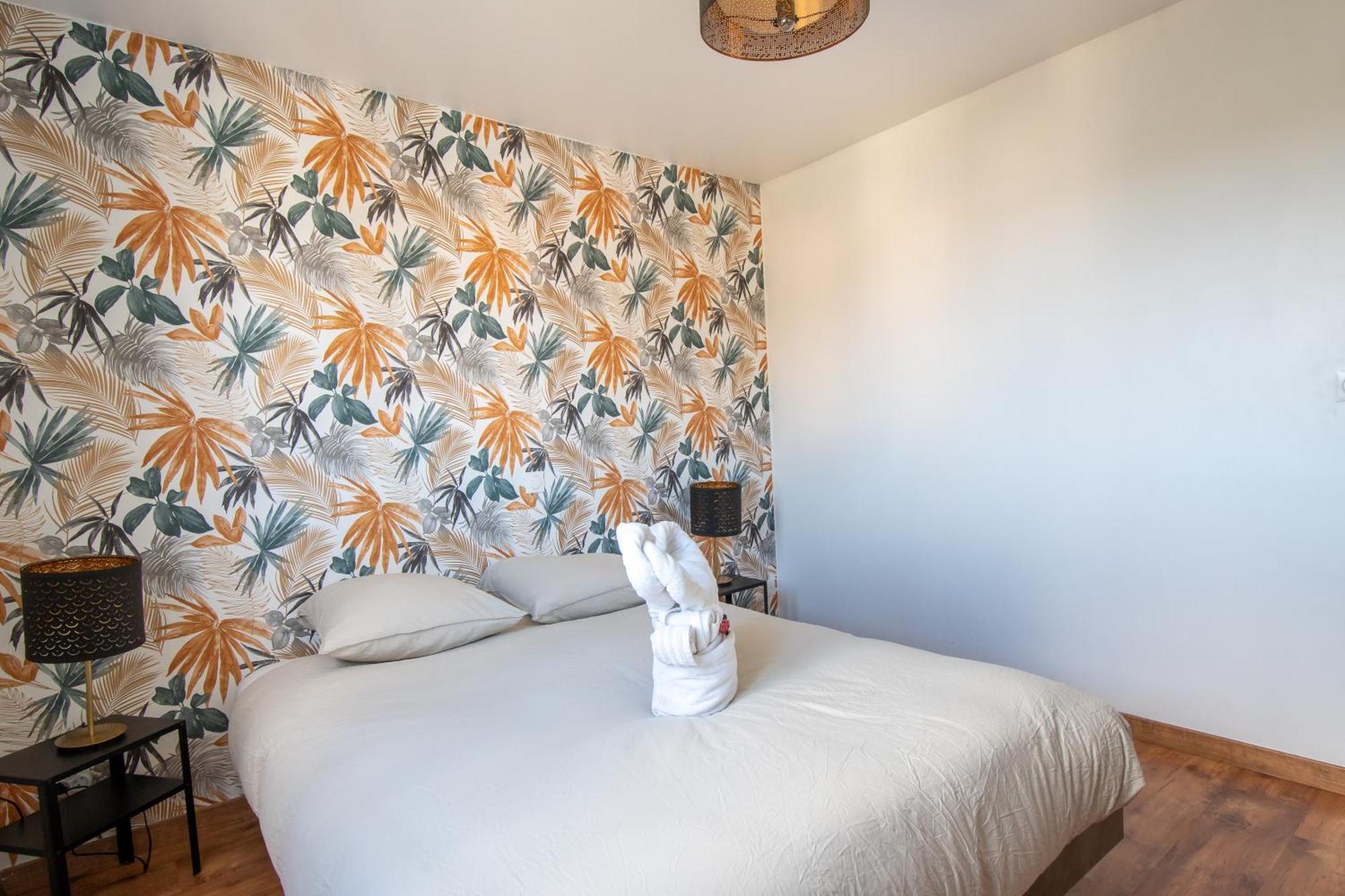Guesthouse La Costiere - Logements Independants - Espace Piscine Jacuzzi 류넬 외부 사진