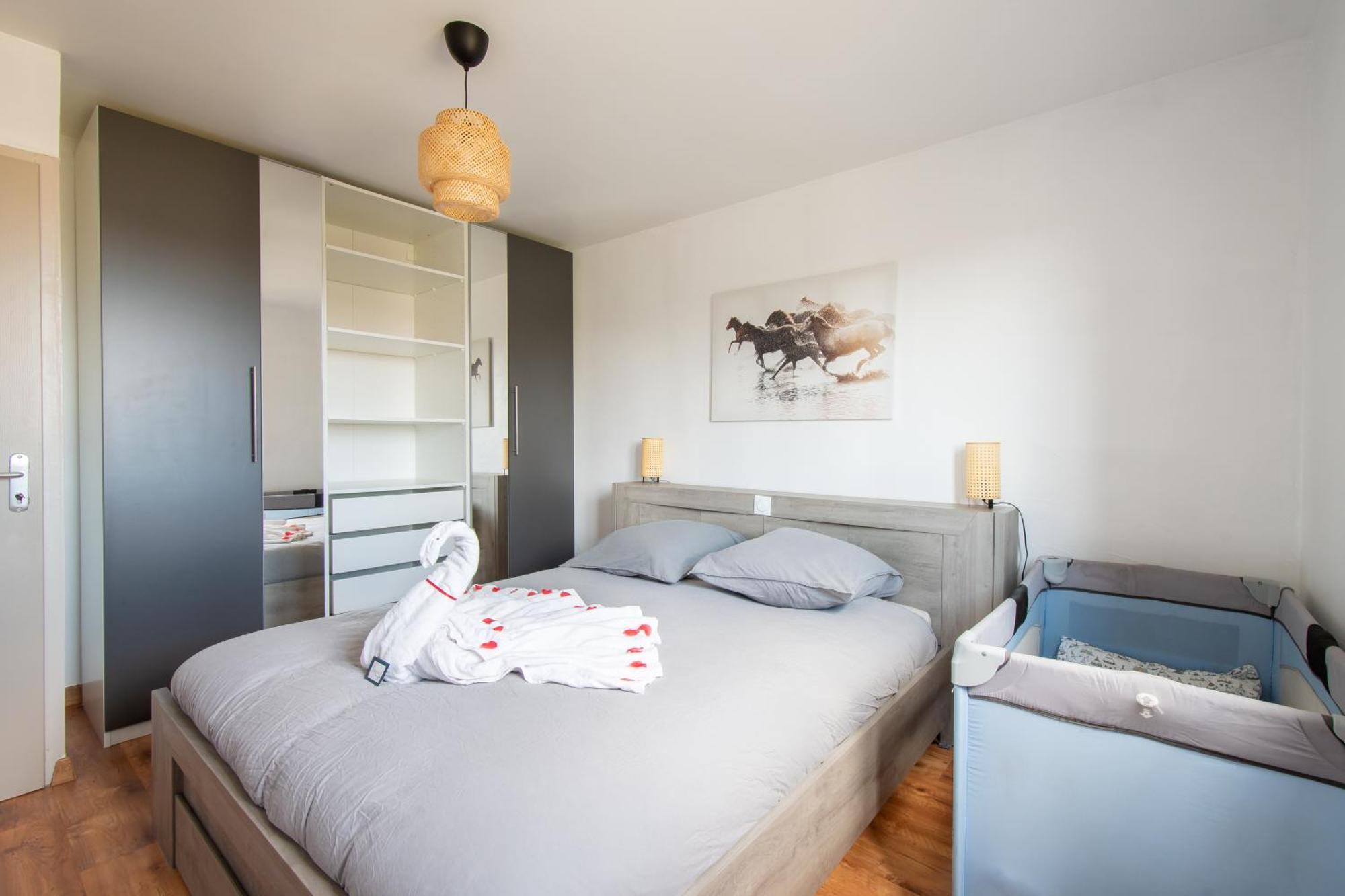 Guesthouse La Costiere - Logements Independants - Espace Piscine Jacuzzi 류넬 외부 사진