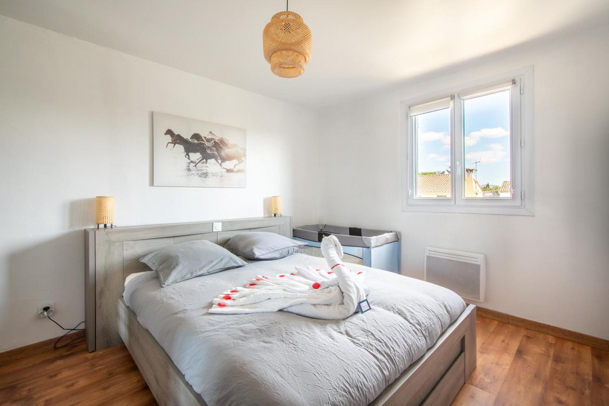 Guesthouse La Costiere - Logements Independants - Espace Piscine Jacuzzi 류넬 외부 사진