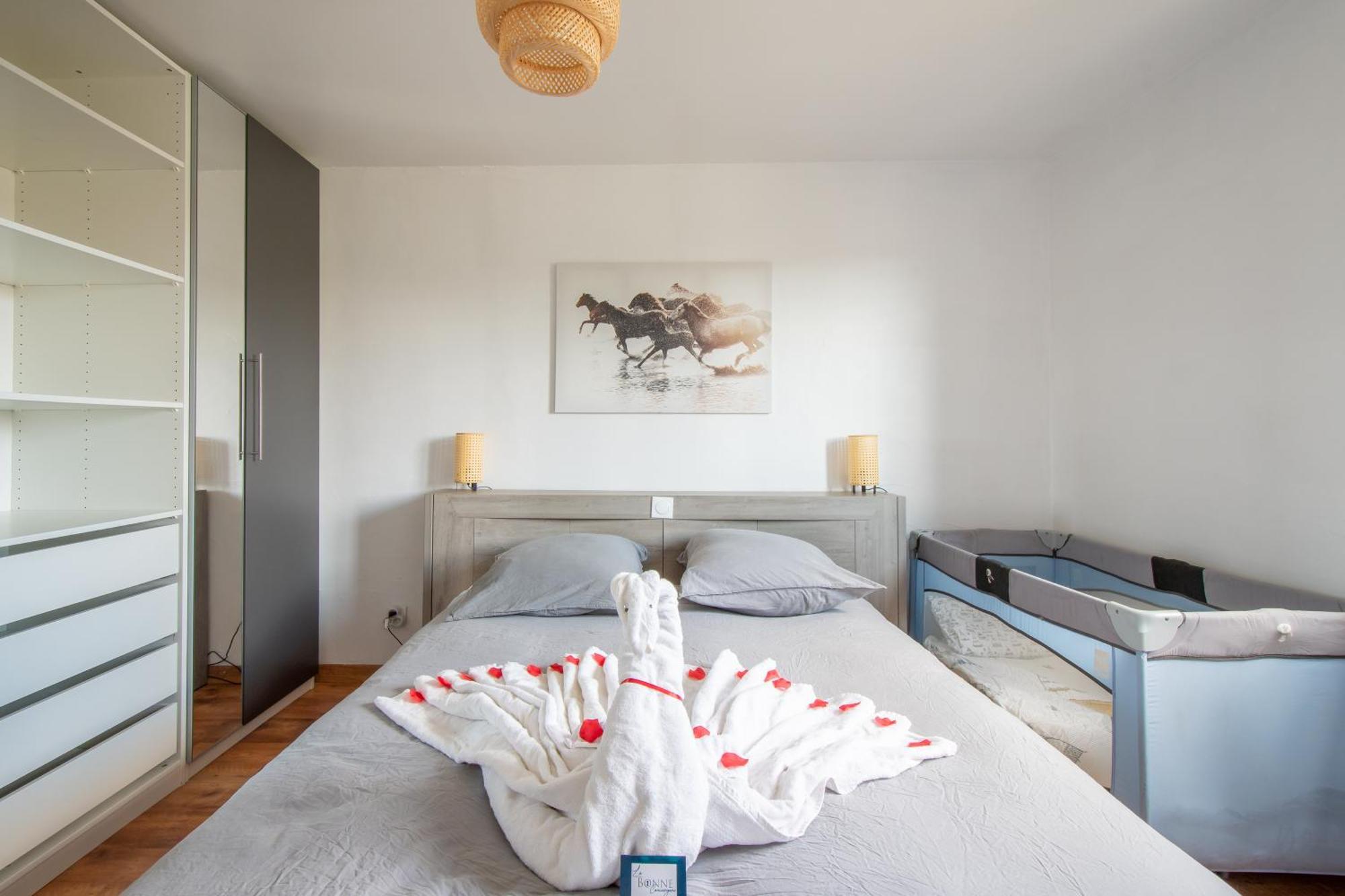 Guesthouse La Costiere - Logements Independants - Espace Piscine Jacuzzi 류넬 외부 사진