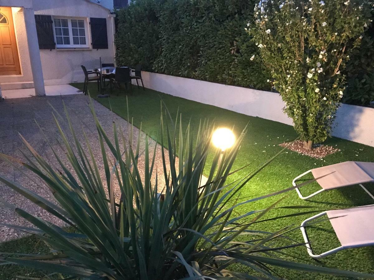 Guesthouse La Costiere - Logements Independants - Espace Piscine Jacuzzi 류넬 외부 사진